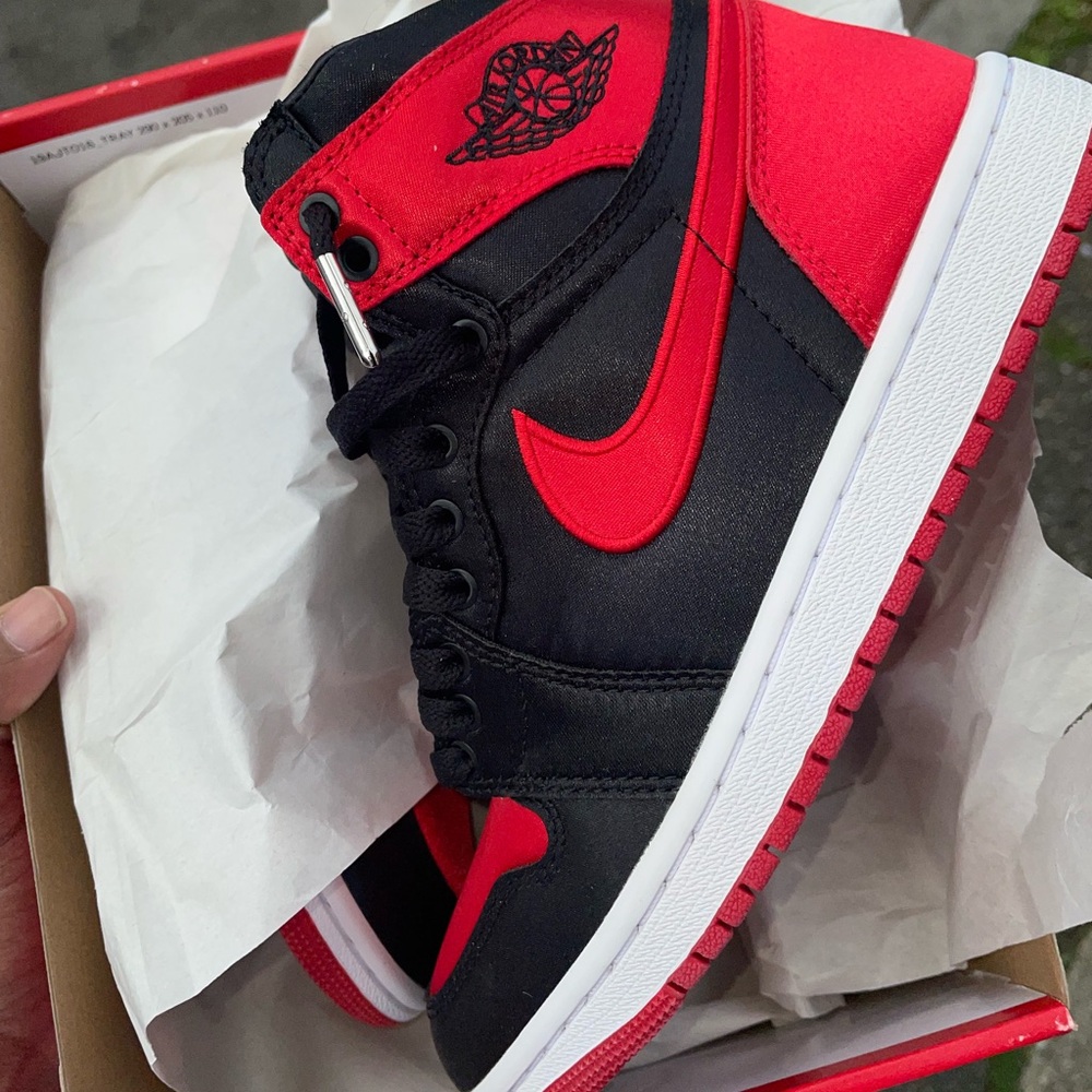 Jordan 1 Satin